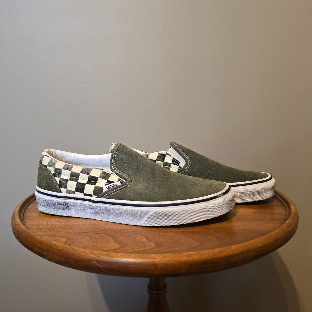 EUC, Women's Vans Classic Slip-On